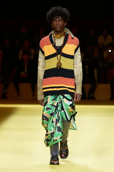 Look 8